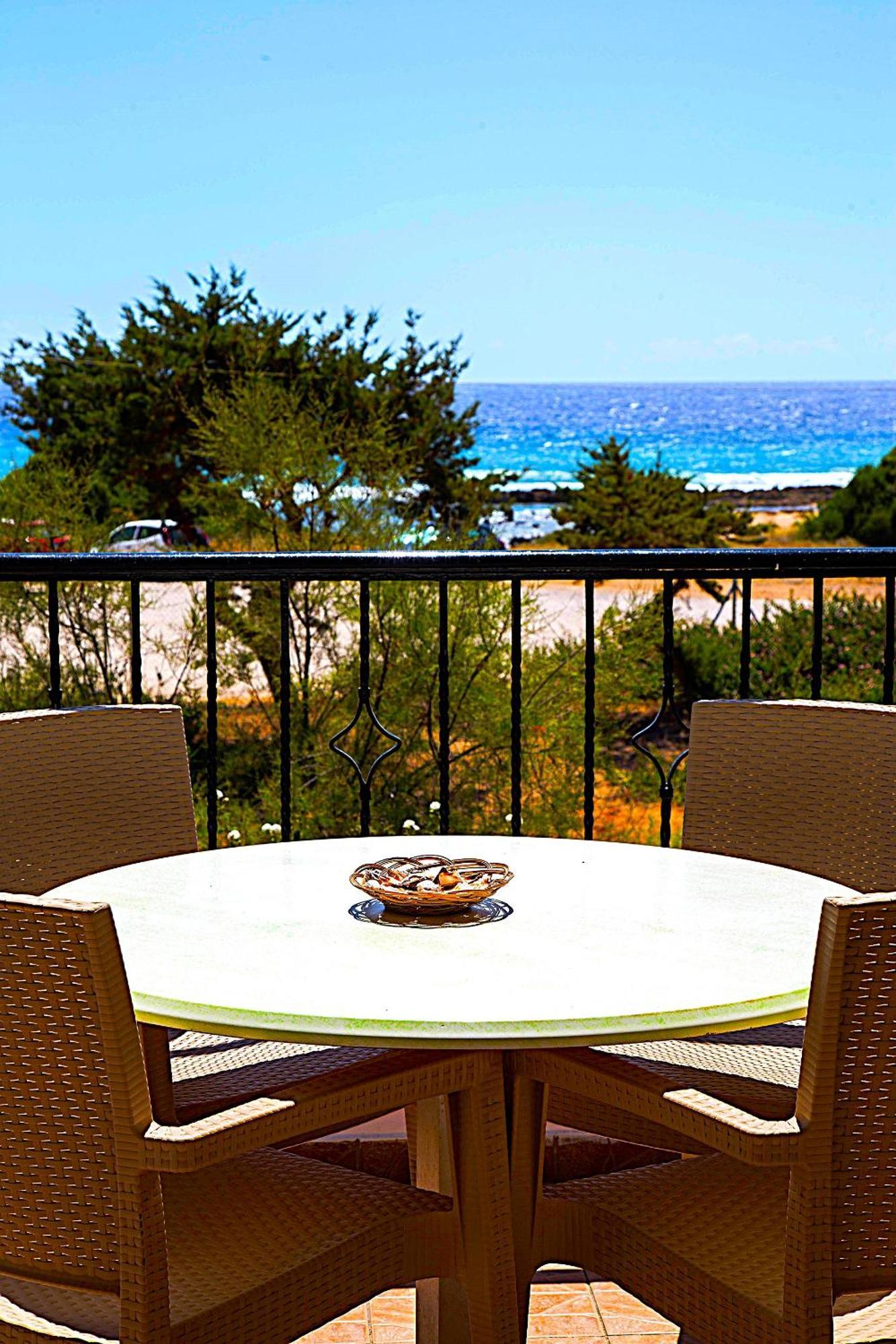 Romanos Beach Villas Kültér fotó
