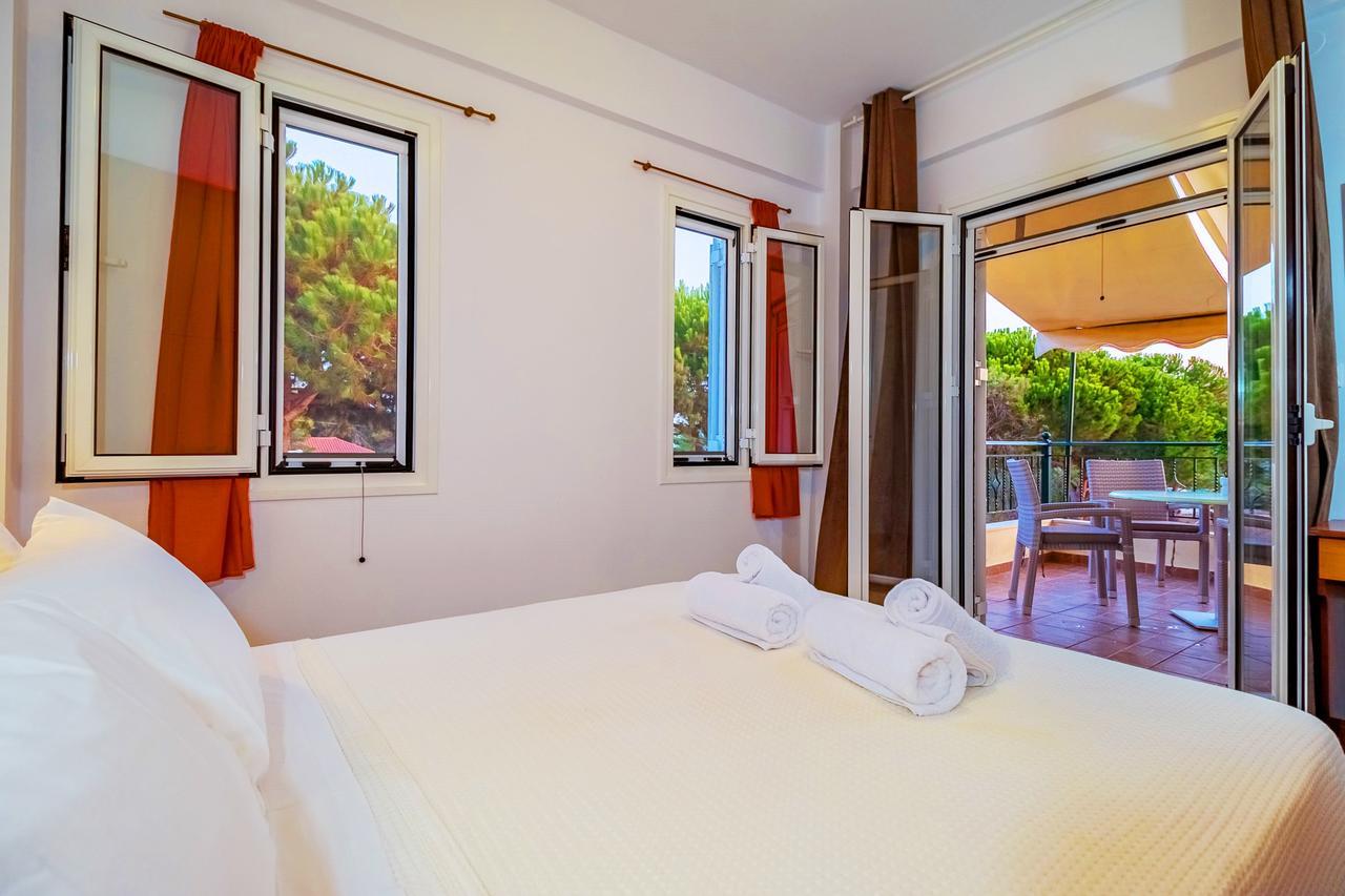 Romanos Beach Villas Kültér fotó