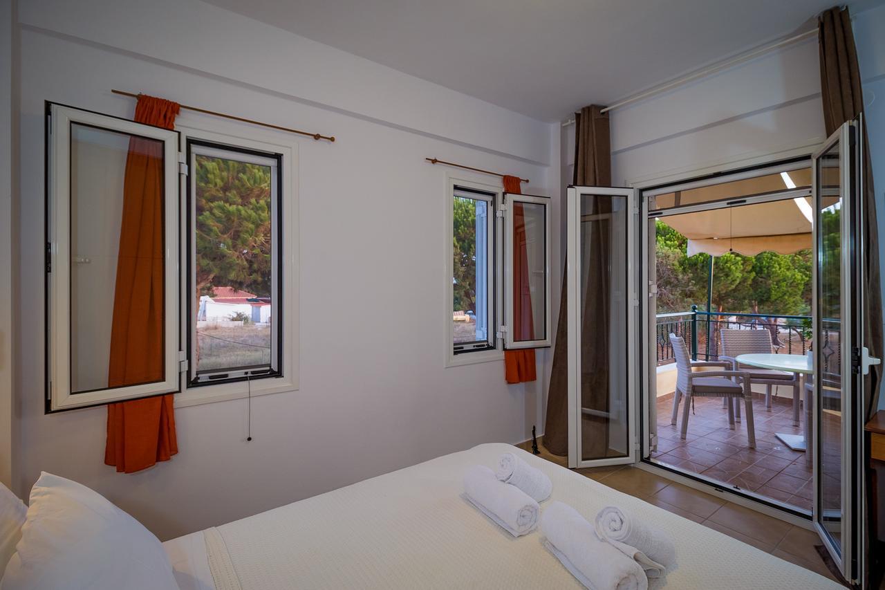 Romanos Beach Villas Kültér fotó