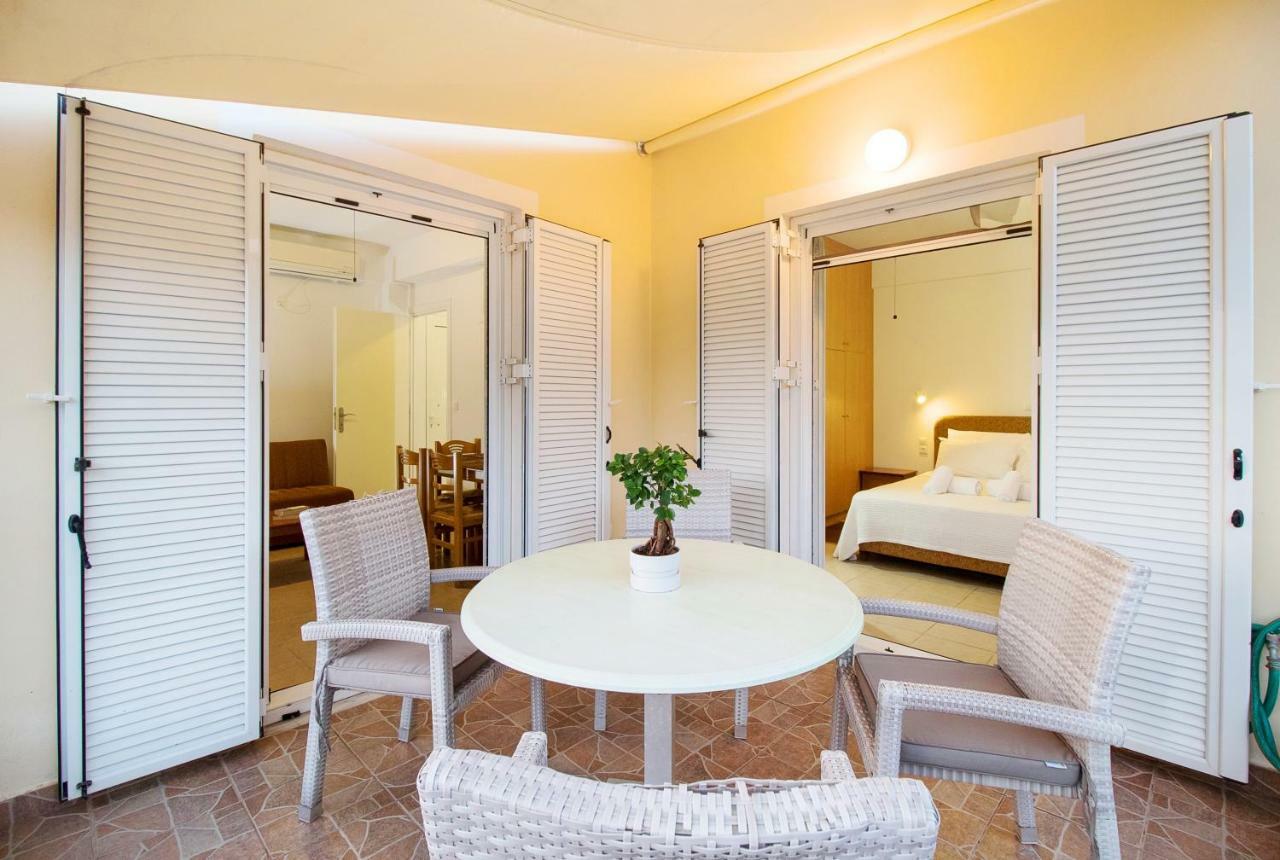 Romanos Beach Villas Kültér fotó